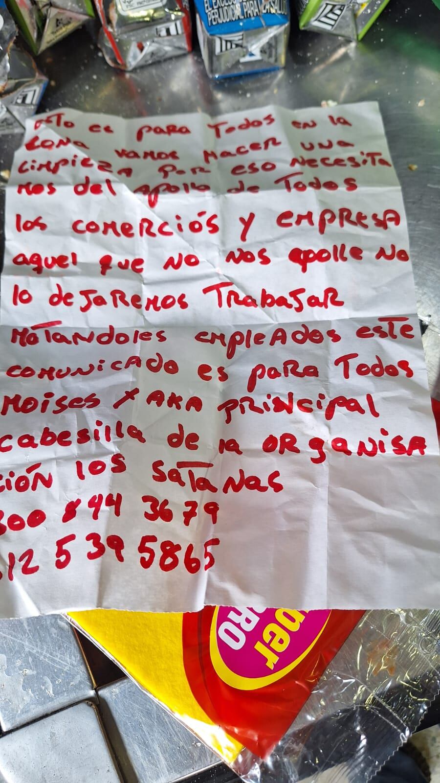 Este es el panfleto que los delincuentes dejaron a los demás comerciantes
