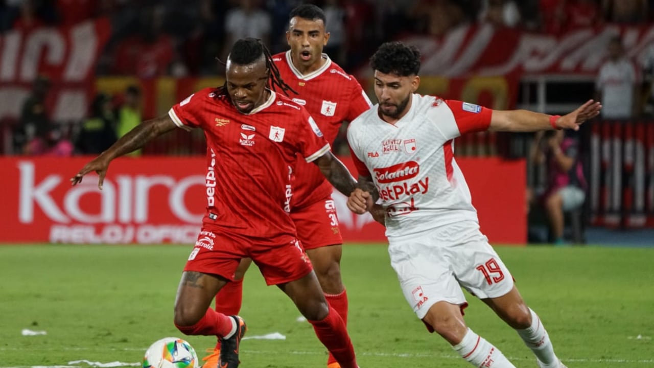 Imagen del juego entre América de Cali y Santa Fe, por la ida de los cuartos de final en los playoffs de Liga BetPlay.