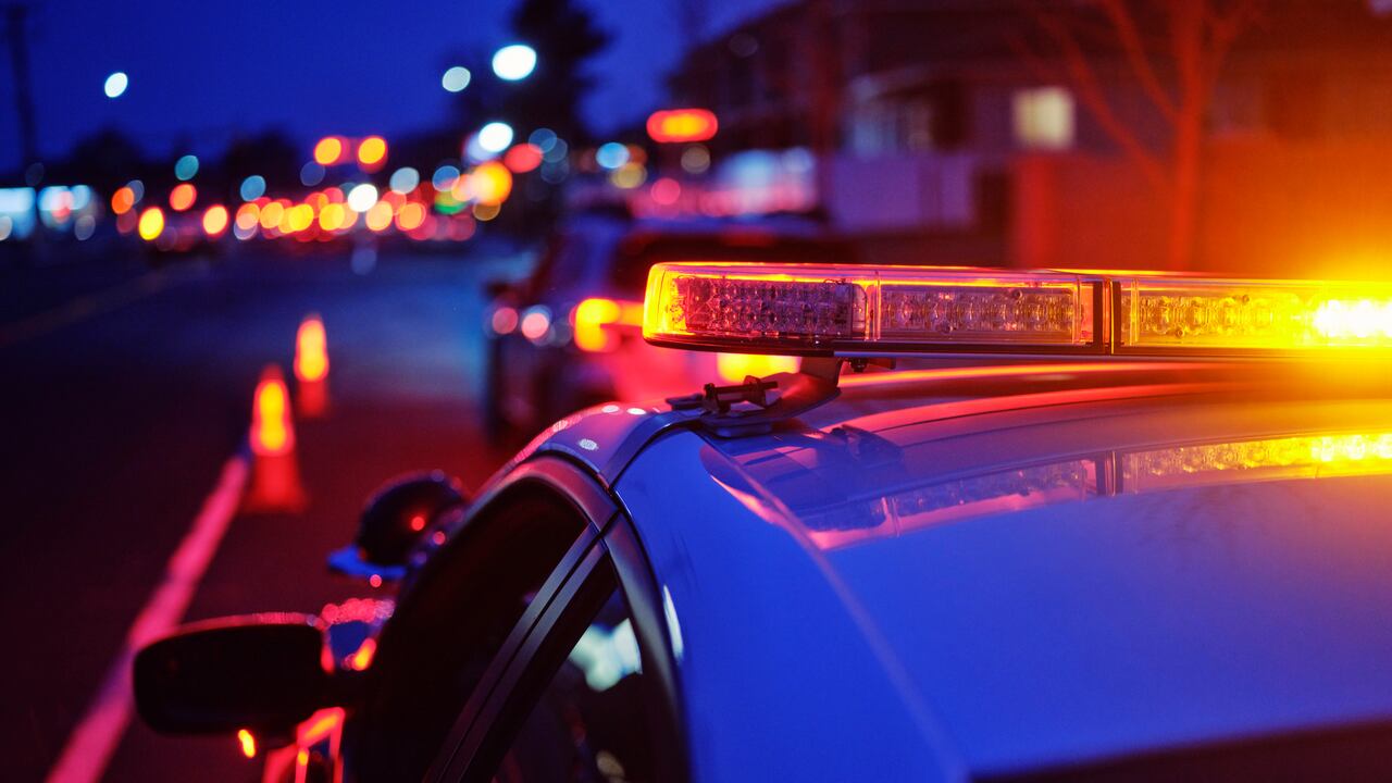 El fin de semana se dio una persecución entre una pareja de sospechosos armados y la policía de Los Ángeles.