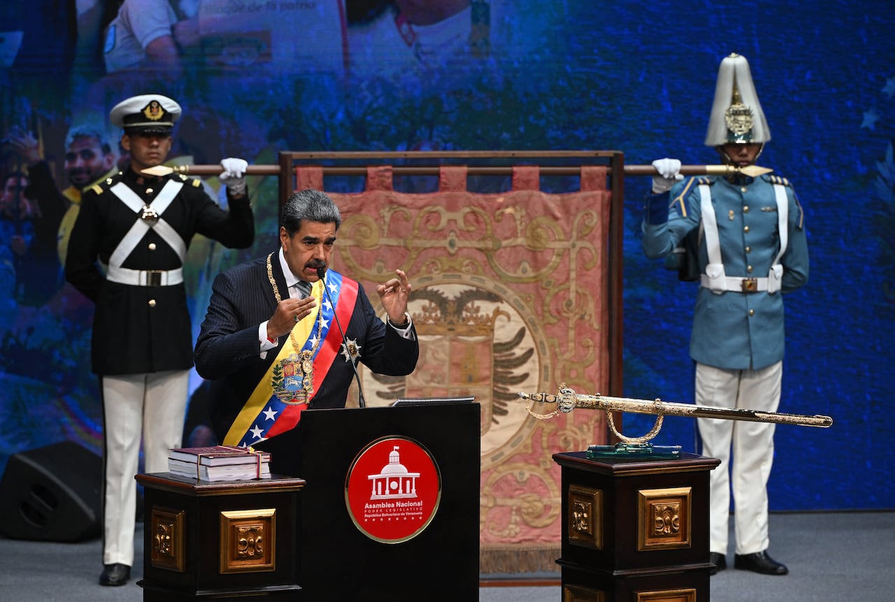 El presidente de Venezuela, Nicolás Maduro, pronuncia su discurso anual ante el parlamento en Caracas el 15 de enero de 2025. (Foto de Federico PARRA / AFP)