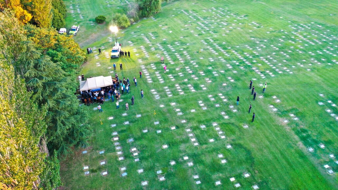 El astro fue enterrado en una ceremonia privada y familiar.