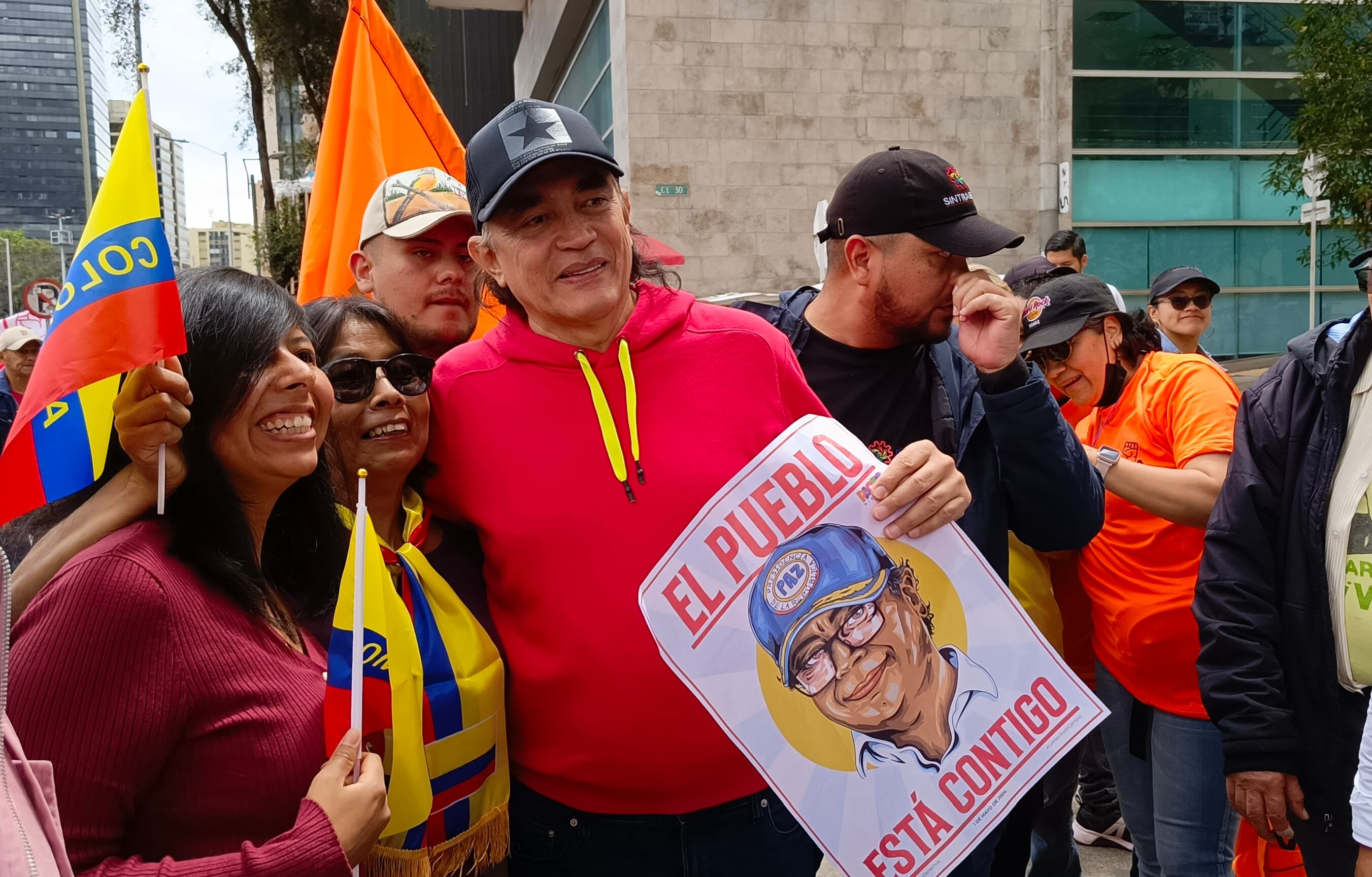 Marcha 1 de mayo día del trabajo, a favor del Presidente Gustavo Petro
Gustavo Bolívar Director del DPS