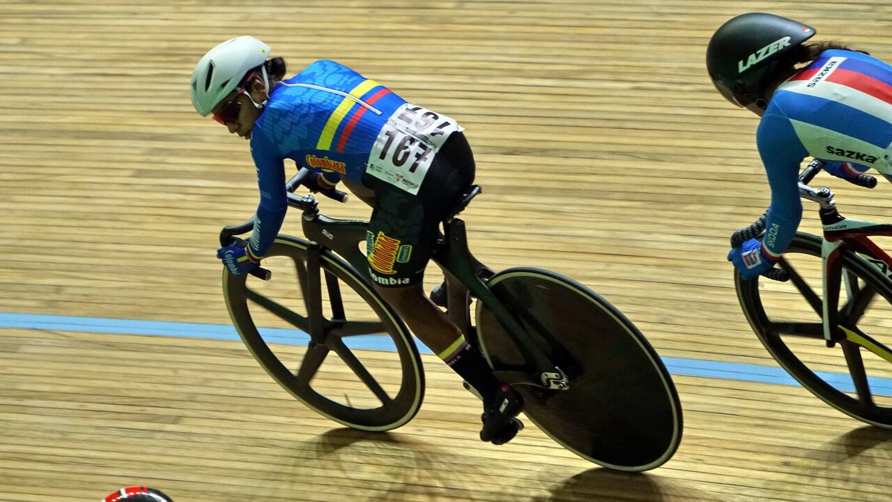 Juliana Londoño consiguió este viernes la medalla de oro de la competencia del ómnium del Mundial juvenil de ciclismo de pista, que se lleva a cabo en Cali. Londoño logró el primer puesto tras lograr superar a sus rivales en las competencias del scratch, tiempo, eliminación y puntos y con 118 unidades fue la campeona.
