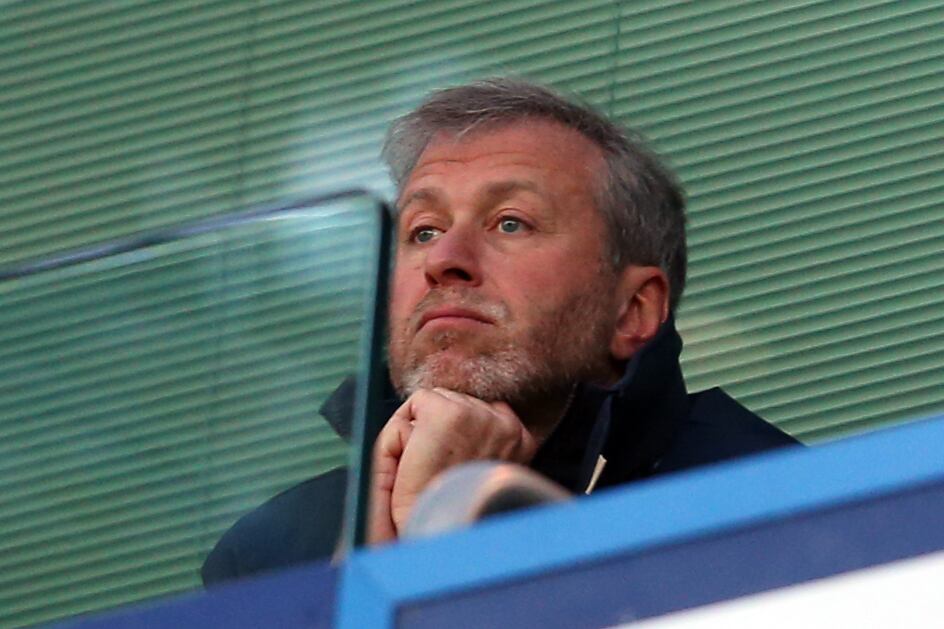 LONDON, ENGLAND - JANUARY 16:  Chelsea owner Roman Abramovich looks on during the Barclays Premier League match between Chelsea and Everton at Stamford Bridge on January 16, 2016 in London, England.  (Photo by Marc Atkins/Mark Leech Sports Photography/Getty Images)