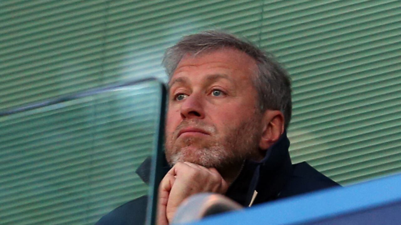LONDON, ENGLAND - JANUARY 16: Chelsea owner Roman Abramovich looks on during the Barclays Premier League match between Chelsea and Everton at Stamford Bridge on January 16, 2016 in London, England. (Photo by Marc Atkins/Mark Leech Sports Photography/Getty Images)