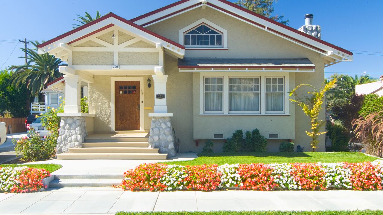 El precio medio de una vivienda alcanzó así los 375.300 dólares, 15 % más que el año en marzo.