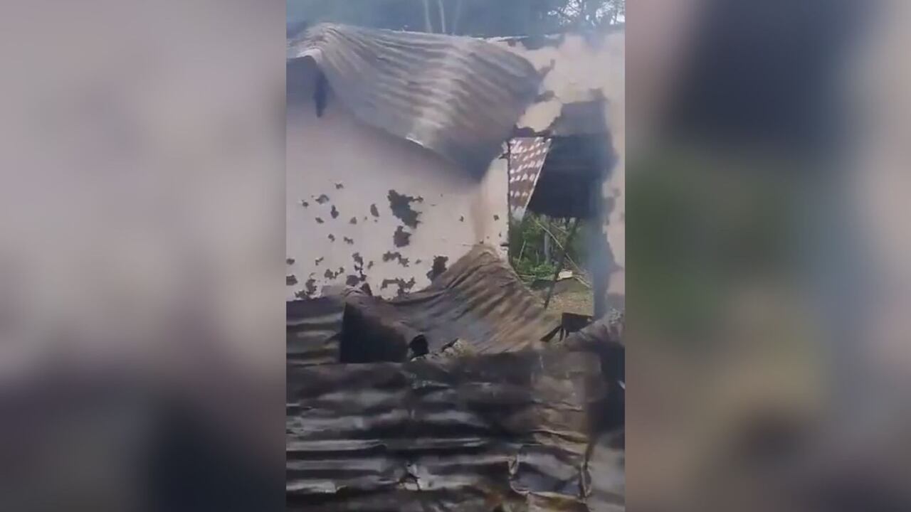 La comunidad ayudó a apagar las llamas.