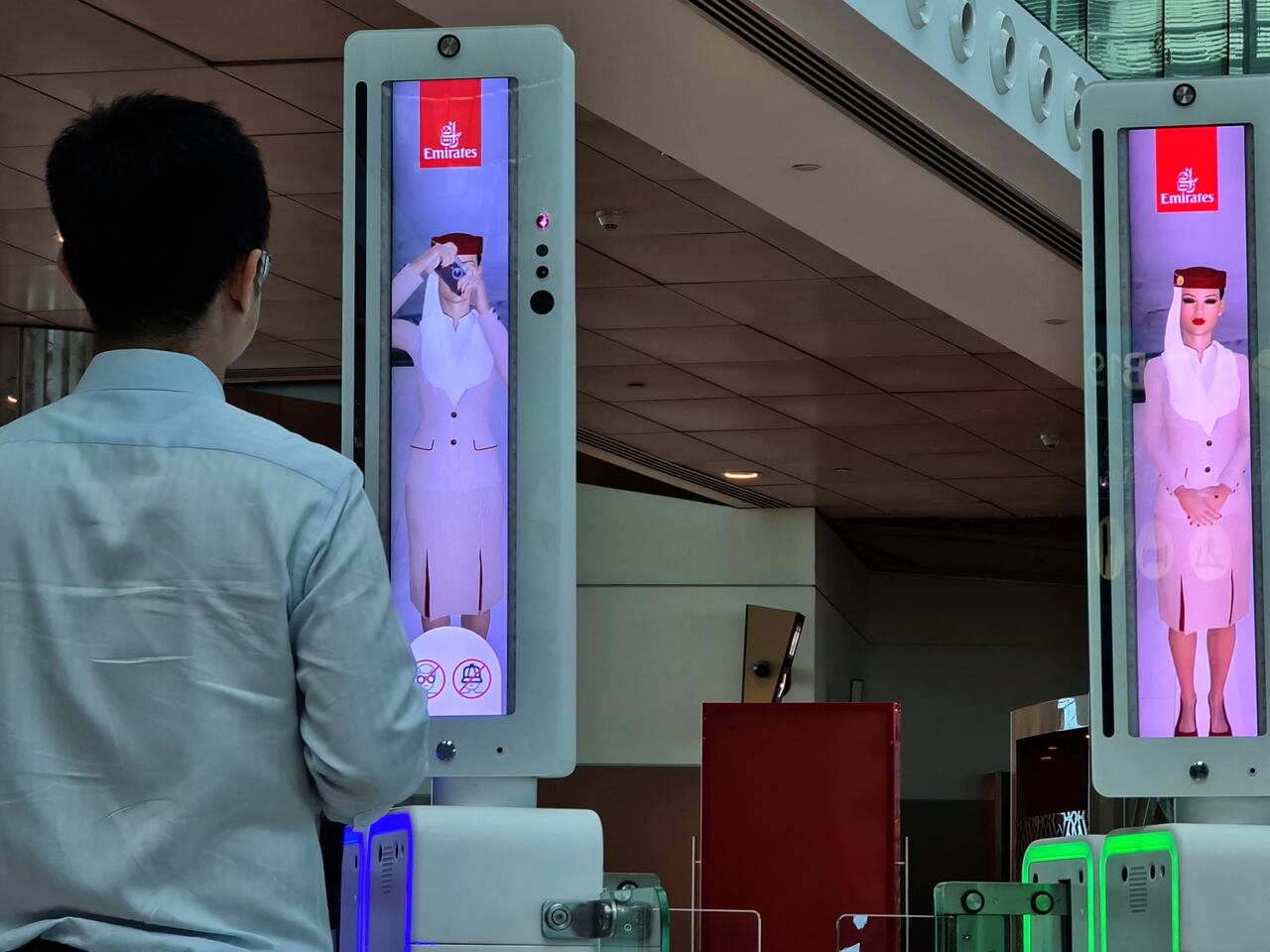 Solo son necesarios sus ojos para pasar por el aeropuerto de Dubái
