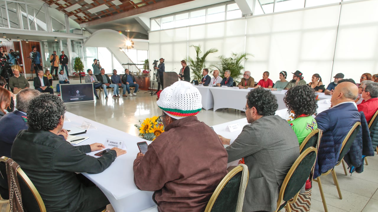 Delegaciones de paz del Gobierno y del ELN en Caracas (Venezuela)