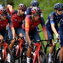 Egan Bernal se encuentra entre los 20 mejores del Tour de Francia.