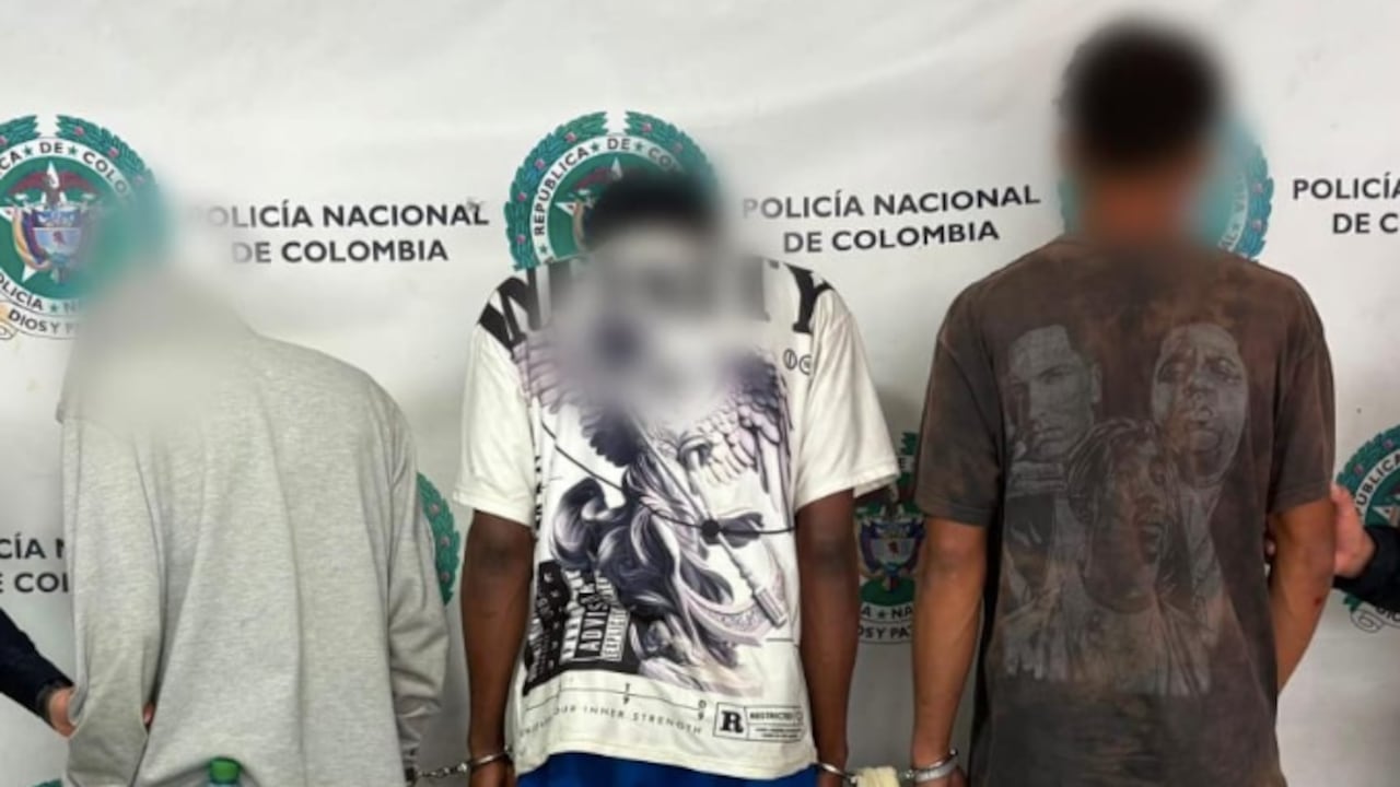Los tres presuntos ladrones capturados en Bogotá.
