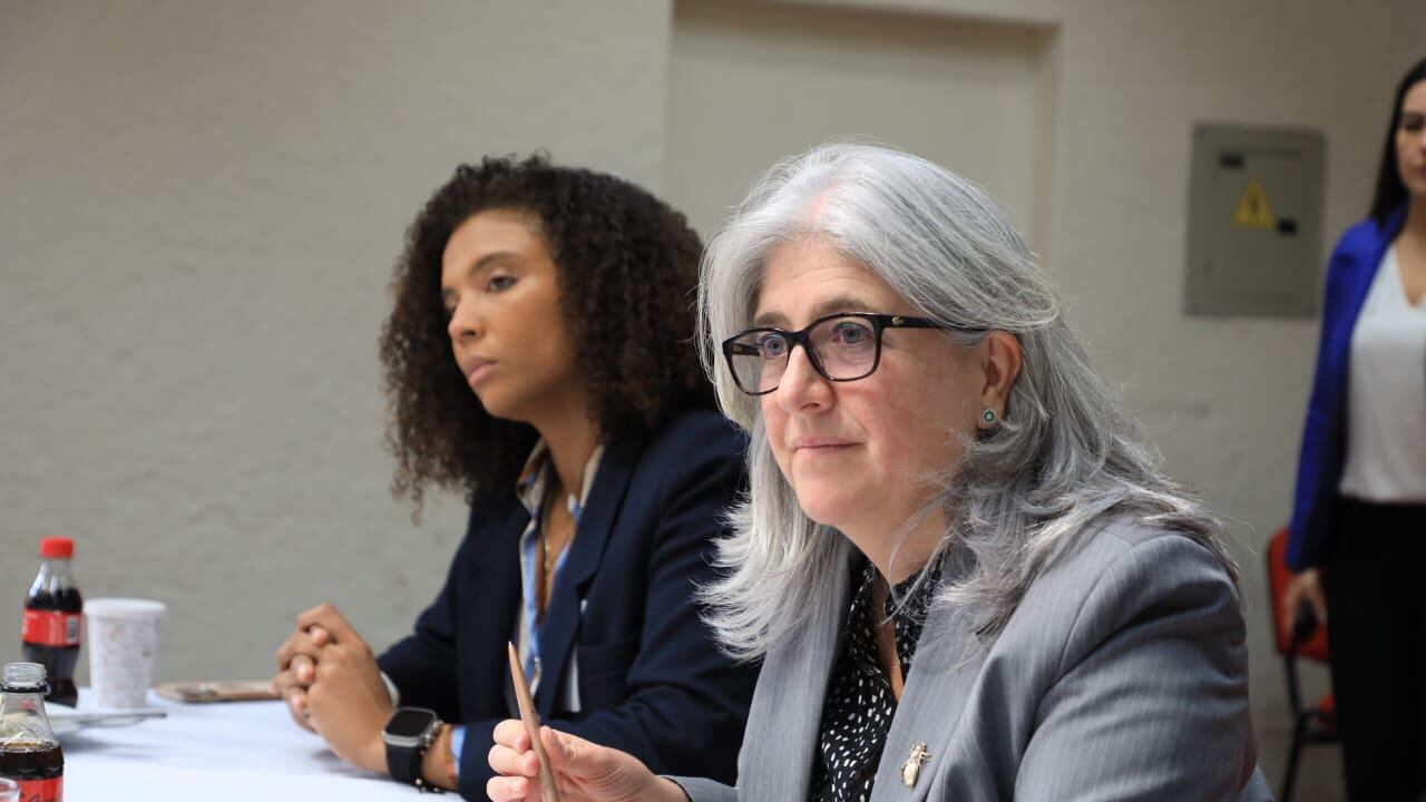 La ministra de Vivienda sostuvo un encuentro con las autoridades de Chocó.