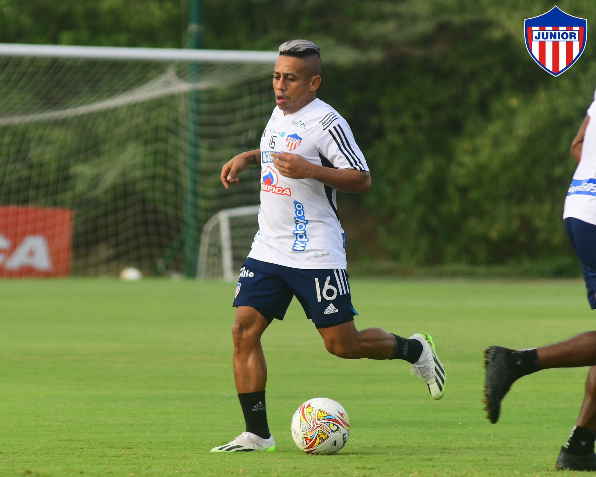 Vladimir Hernández volvió a la convocatoria.