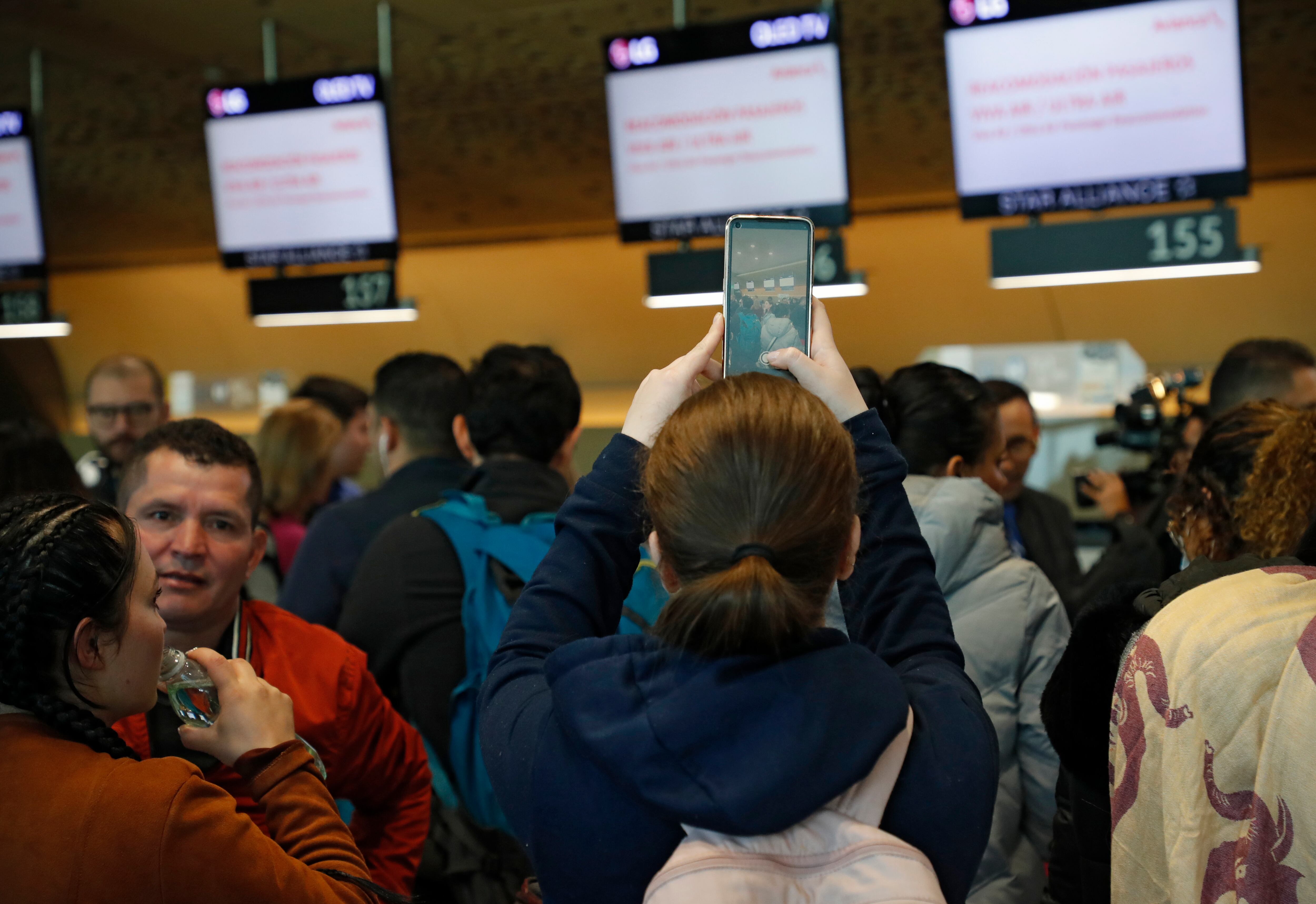 Situación de pasajeros en el aeropuerto El Dorado tras el cierre de la aerolínea de bajo costo Ultra Air
Bogota marzo 30 del 2023
Foto Guillermo Torres Reina / Semana