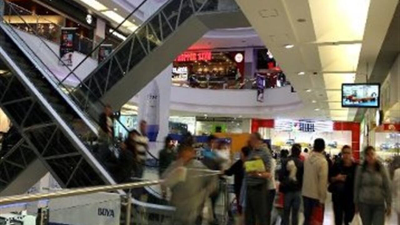 Las principales alzas en el comercio minorista se registraron en los sectores de informática y equipos de hogar con un 25,4%.