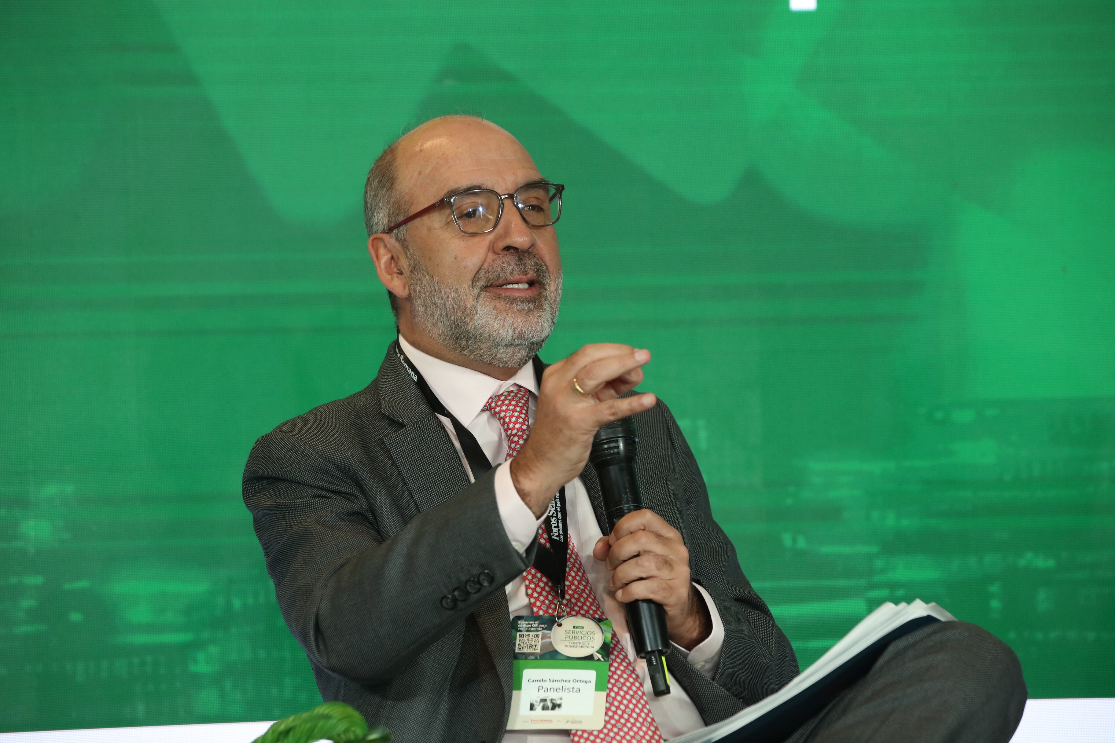 Foro 
Servicios públicos: control y transparencia

Jueves 27 de marzo de 2025 
Edificio Semana