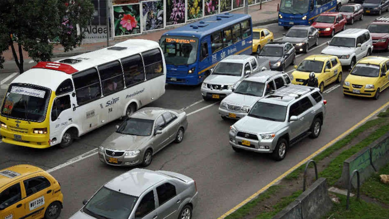 Revisión técnico mecánica en Bogotá: queda una semana /Foto: León Darío Peláez/Semana