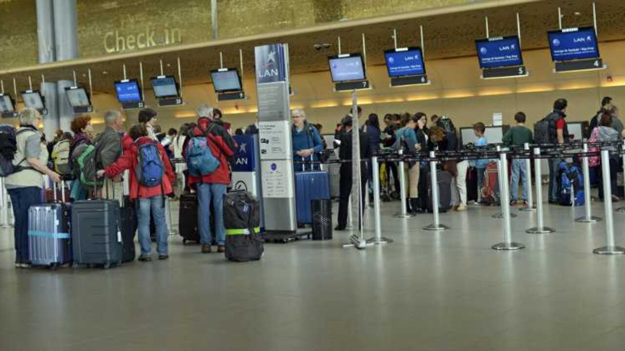 Los empresarios del sector turismo piden salvar a aerolíneas con créditos de multilaterales.