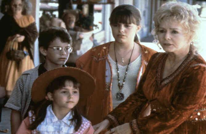 Debbie Reynolds y Carrie Fisher. Foto: AP.