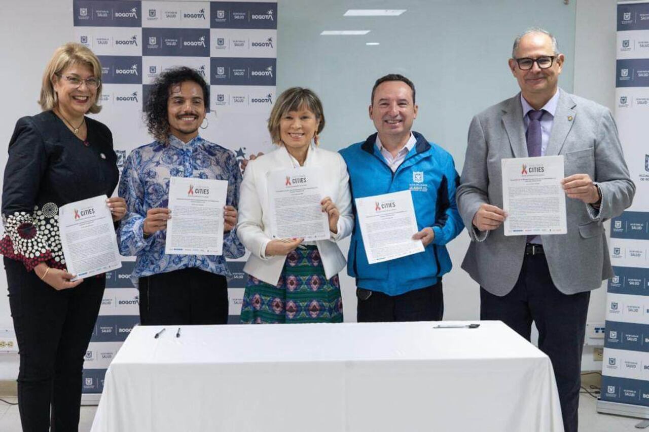 Con la firma, Bogotá podrá recibir apoyo para acelerar la respuesta ante el virus y las infecciones de transmisión sexual