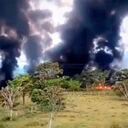 Un fuerte incendio se desató tras el atentado al oleoducto en Cubará. Foto: Ecopetrol.