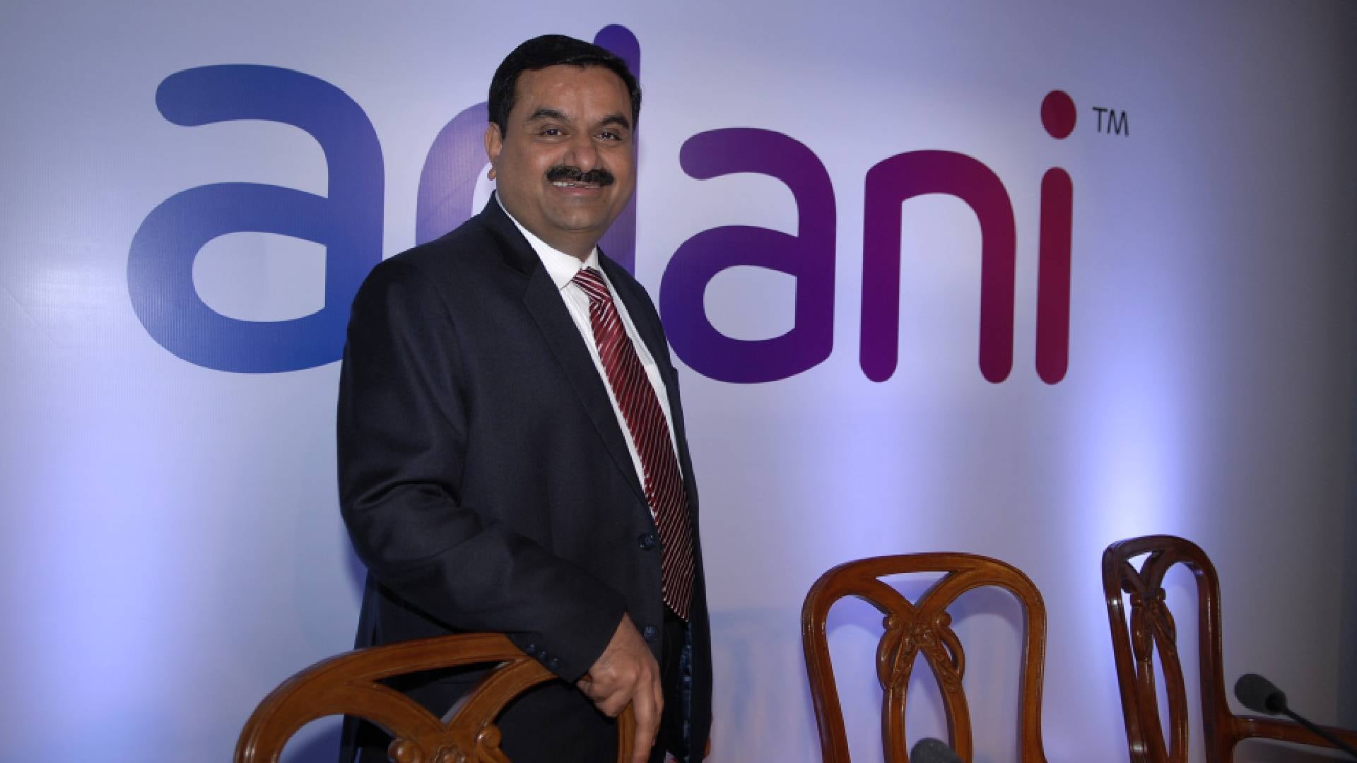 A Gautam Adani y a Jeff Bezos sólo los separan 19 millones de dólares.