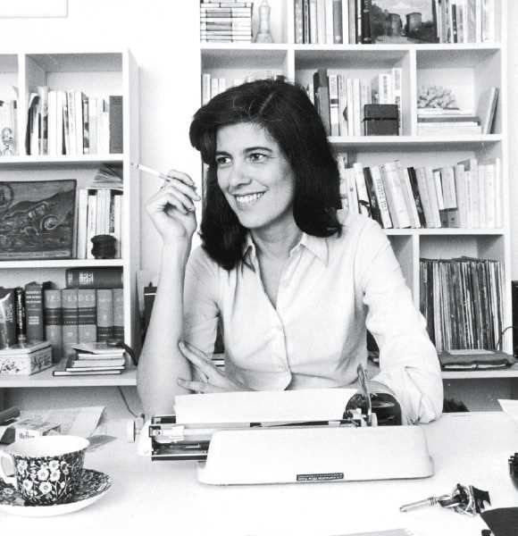 Luego pasó a ‘Vanity Fair’ y conoció a Susan Sontag. La escritora fue su amante, influyó en su trabajo y la impulsó a buscar más fondo.