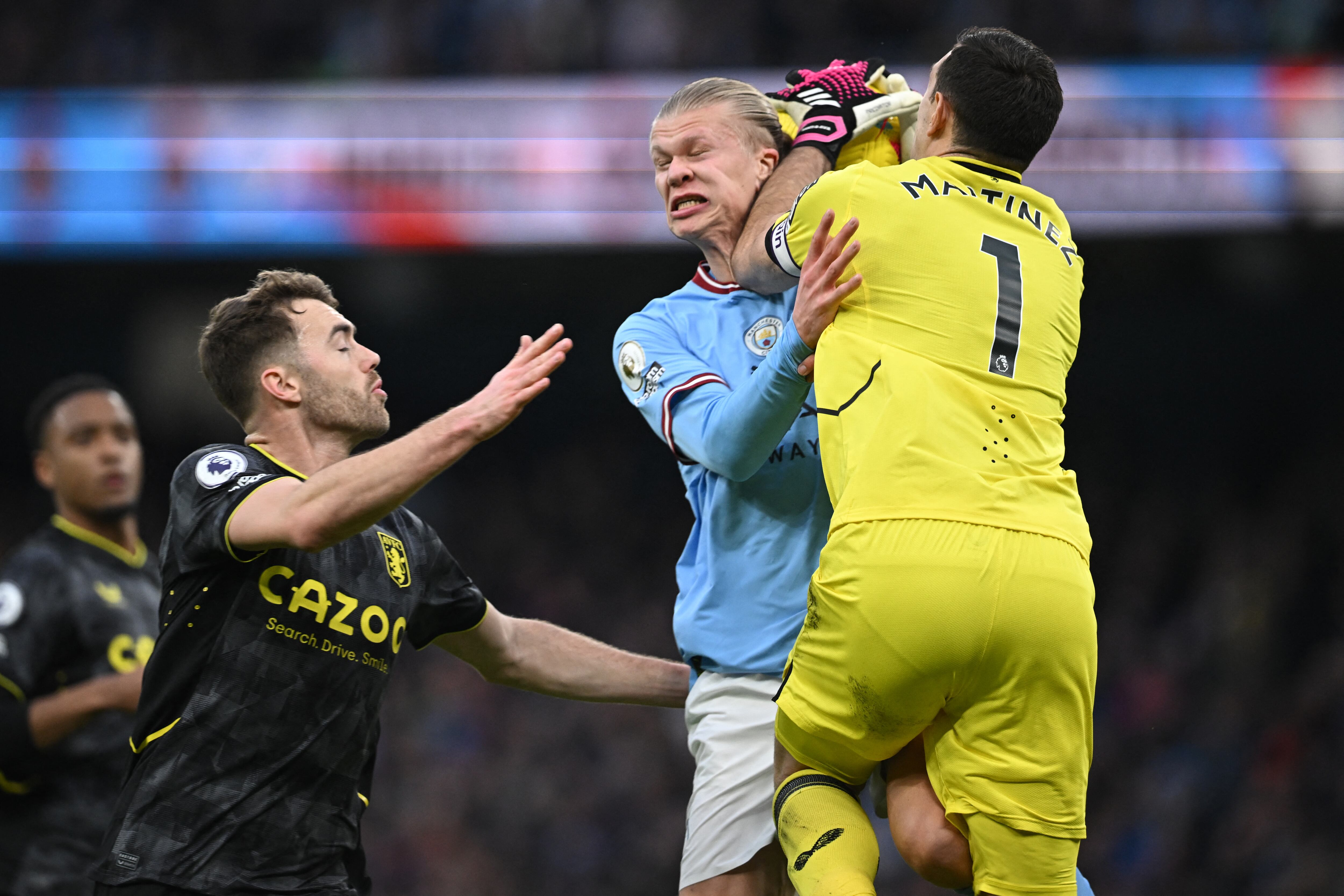 El argentino emiliano Martínez no pudo evitar la derrota de su equipo ante el Manchester City. Foto: AFP.