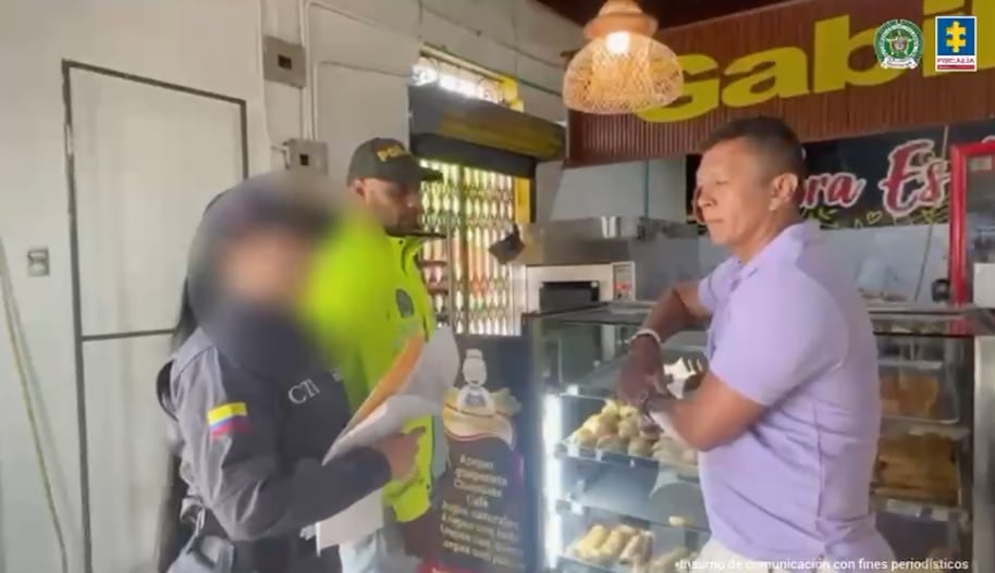 Samuel Ibarra Conde y Rodrigo José Solano Gómez, docentes capturados por abuso sexual de menores.