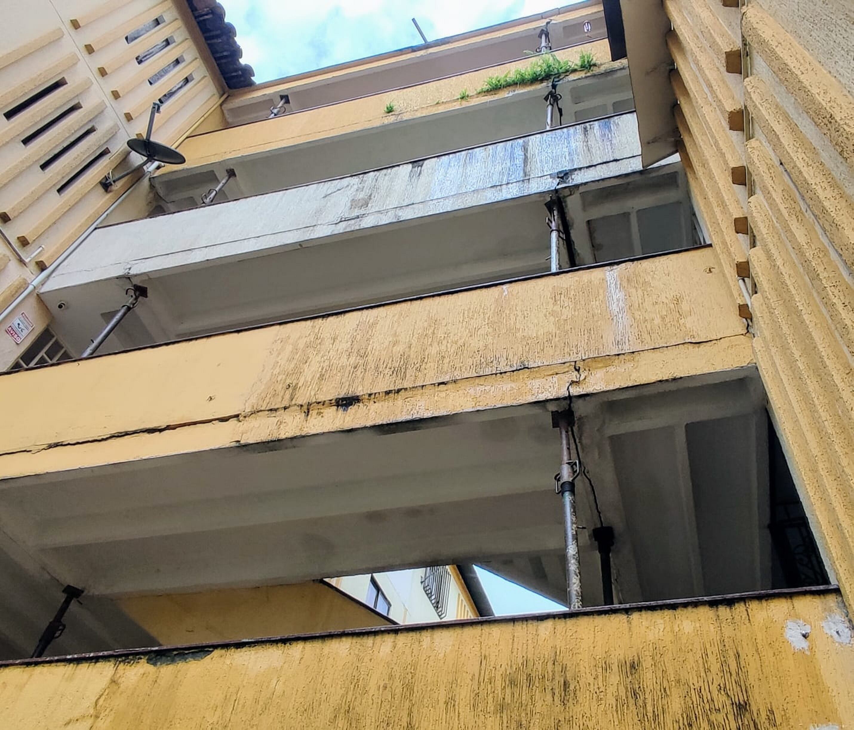 Evacuan varias torres de apartamentos en el sector de Chiminangos en Cali por fallas estructurales.