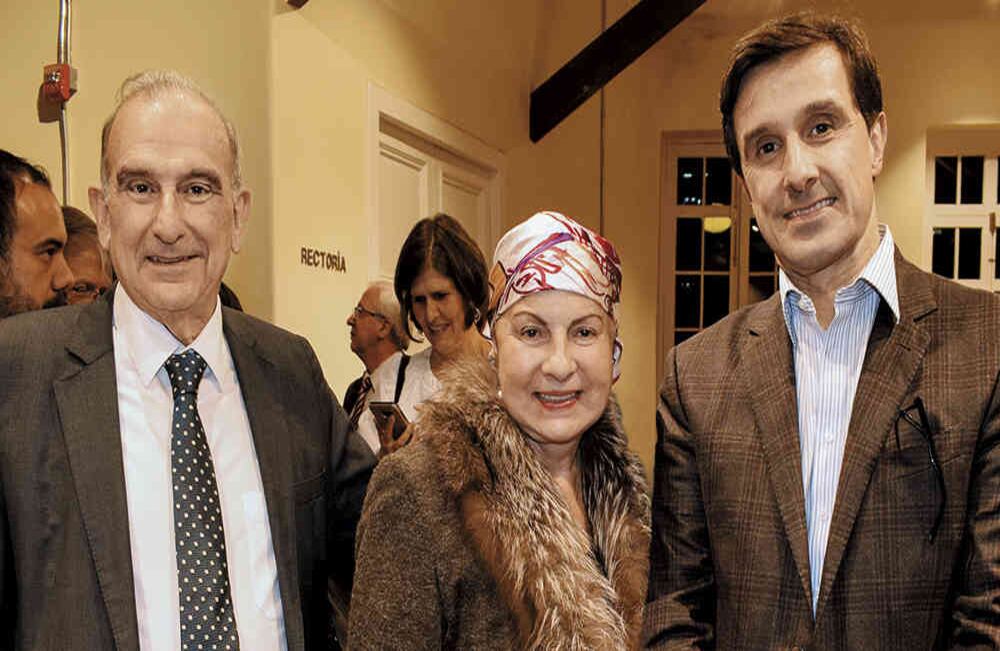 Humberto de la Calle, Rosalba Restrepo de De la Calle y Miguel de la Calle. 