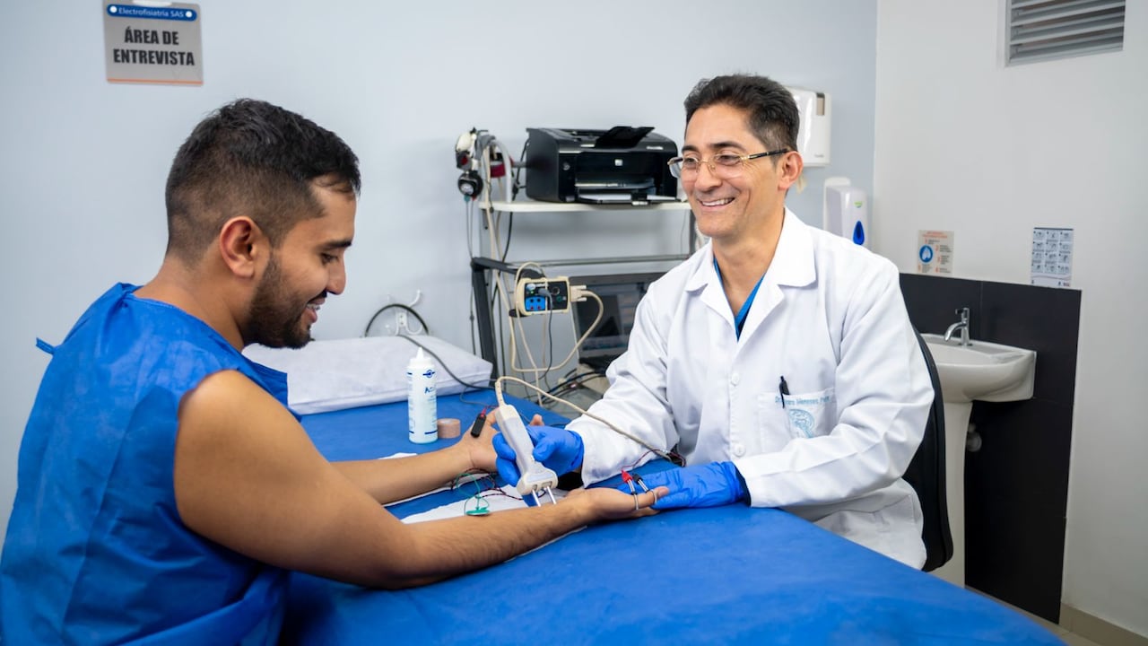 Electrofisiatría propone un modelo de medicina alternativa para que los pacientes puedan recuperarse sin necesidad de cirugía; el 90% de los casos pueden reintegrarse a su vida laboral en pocas semanas.