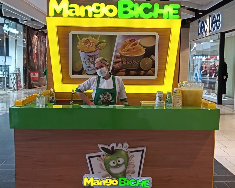 Actualmente, los centros comerciales más importantes de las ciudades del país tienen puntos de venta en los que a los comensales se les “hace agua la boca” con el sabor del mango.