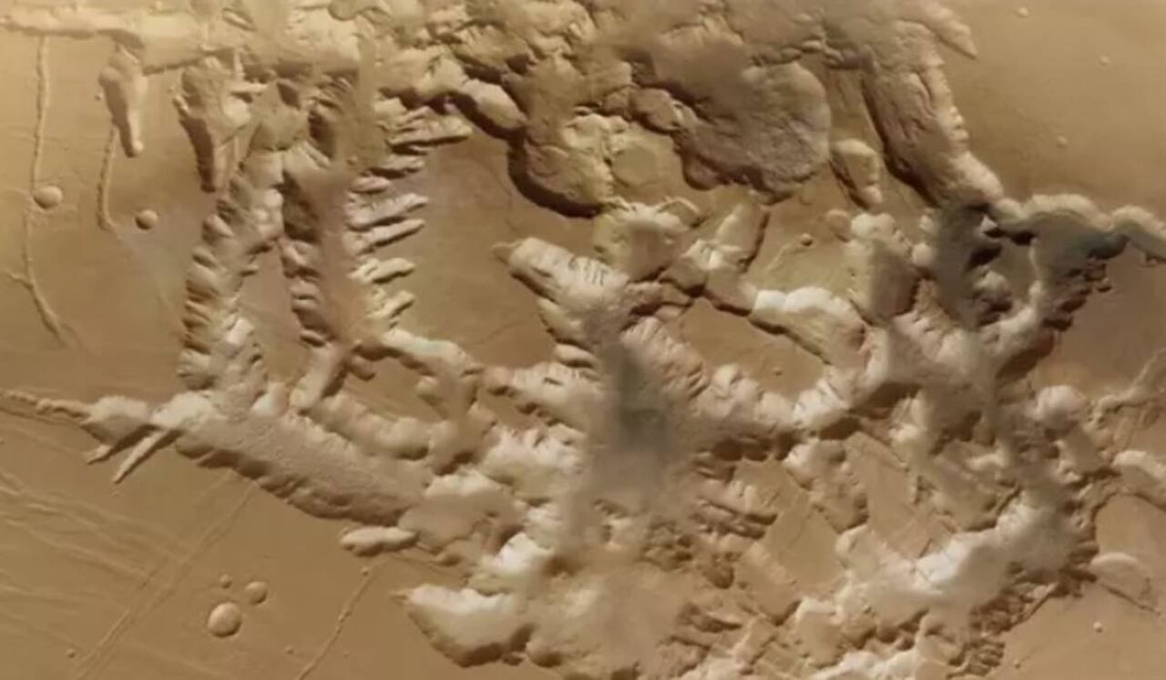 El sistema de valles de rift Noctis Labyrinthus en Marte.