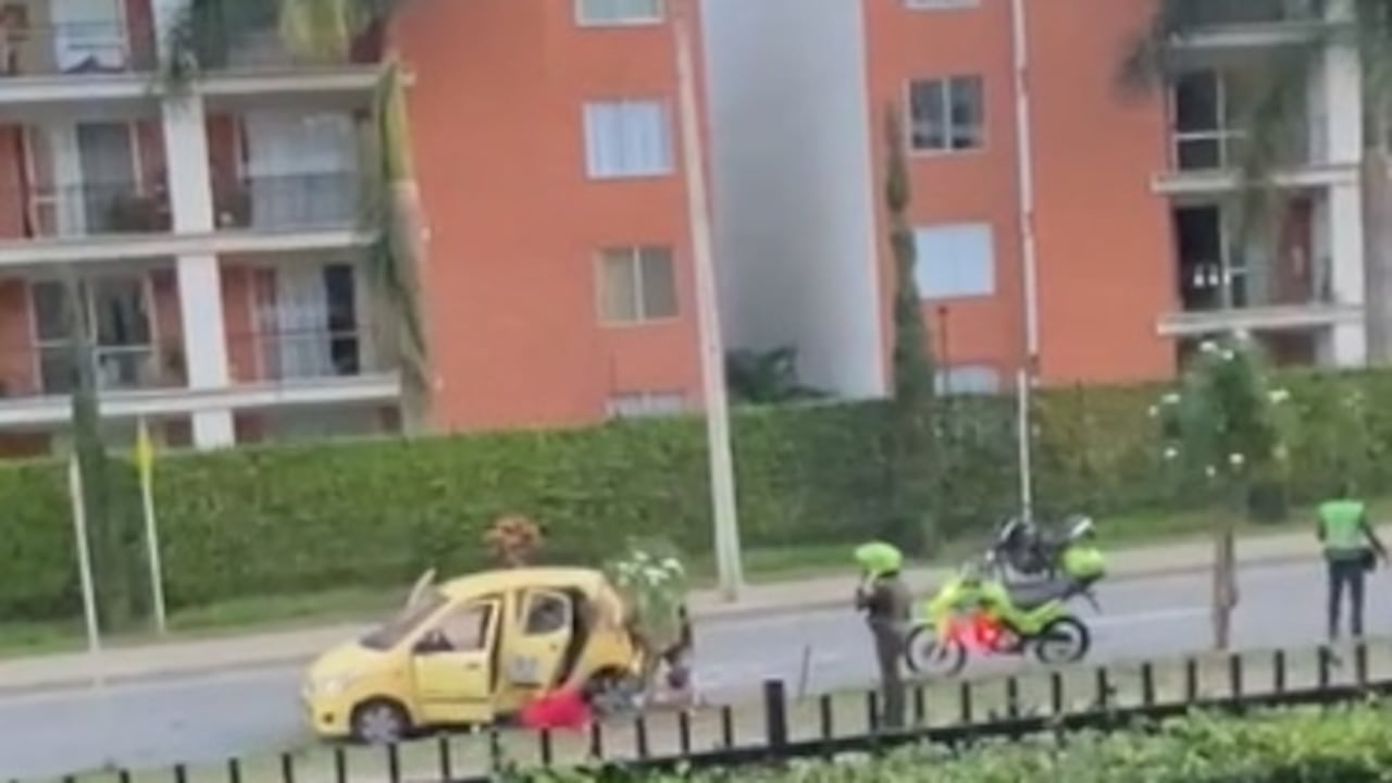 En el barrio Valle del Lili, las autoridades se enfrentaron a los presuntos secuestradores, uno de ellos resultó lesionado.