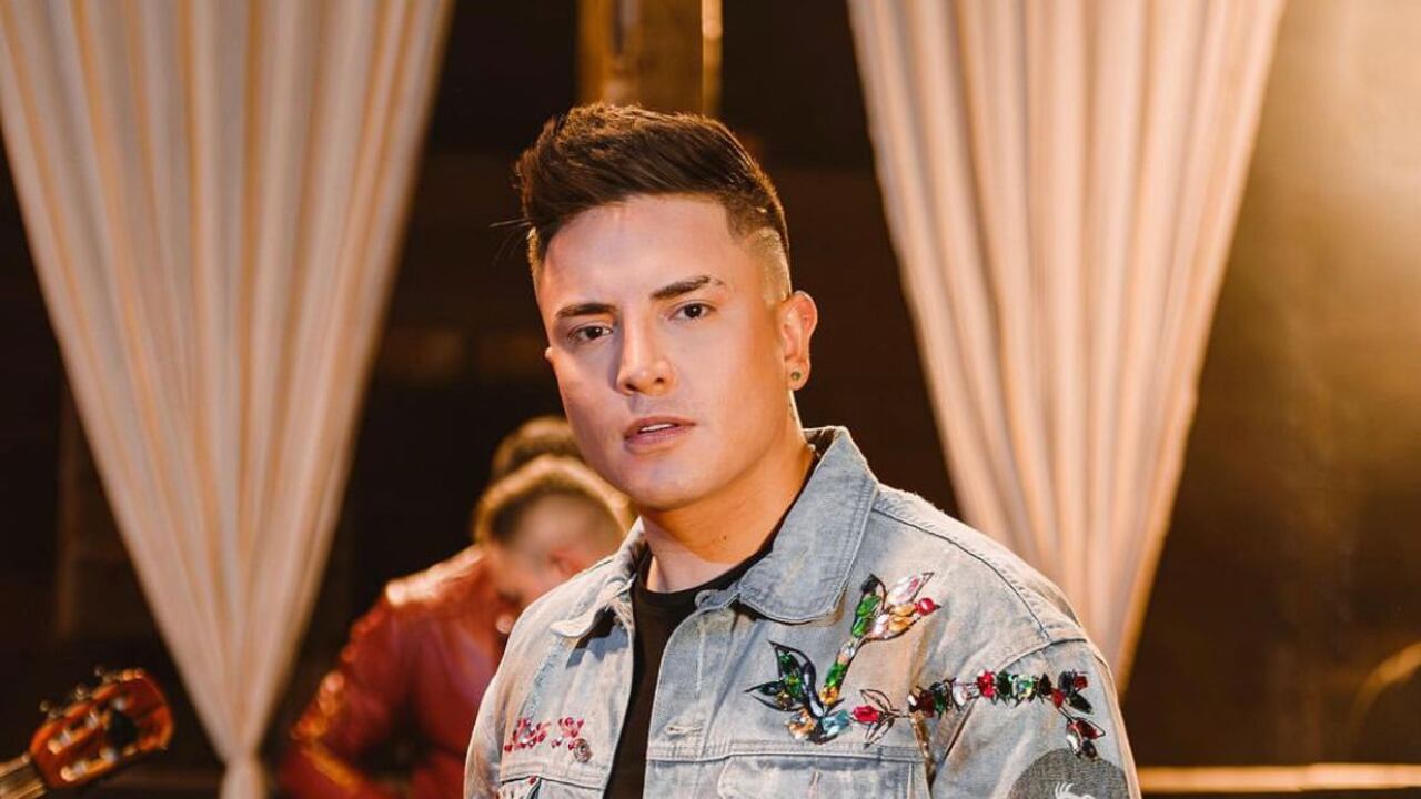 La madre del cantante de música popular resultó ilesa.