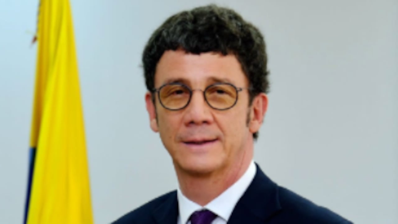 Billy Escobar Pérez, Superintendente de Sociedades