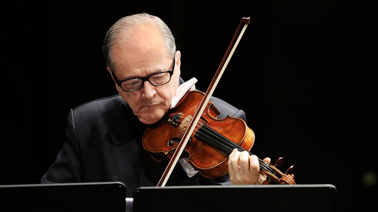 Para Carlos Villa, el violín no fue un instrumento, sino la “extensión natural de su cuerpo”. La música fluía de su interior, el instrumento la materializaba.