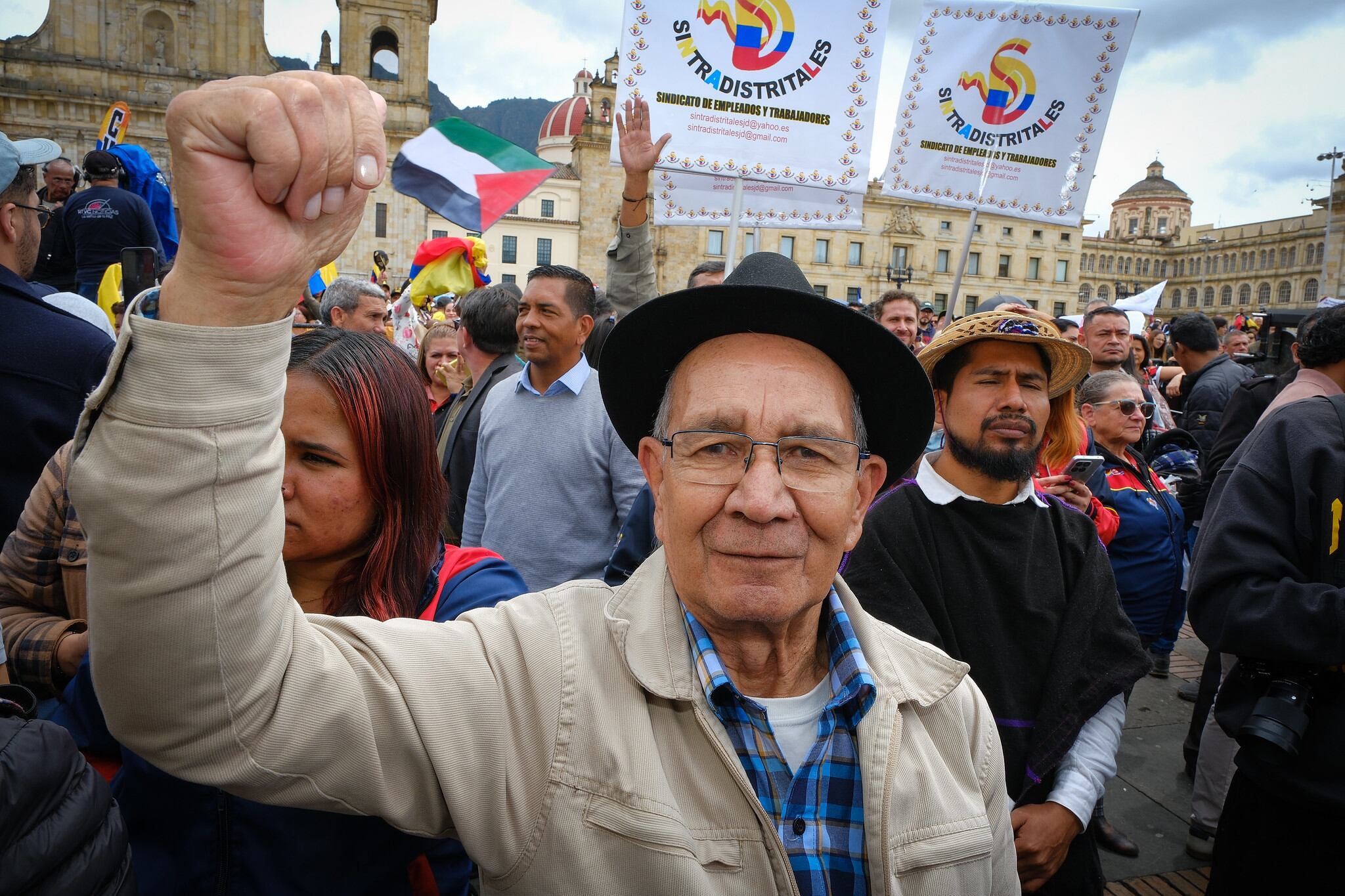 Seguidores del presidente, Gustavo Petro, reunidos el 3 de febrero de 2026 en la Plaza de Bolívar, en Bogotá, mientras él visitaba en Washington a Donald Trump, mandatario de los estadounidenses