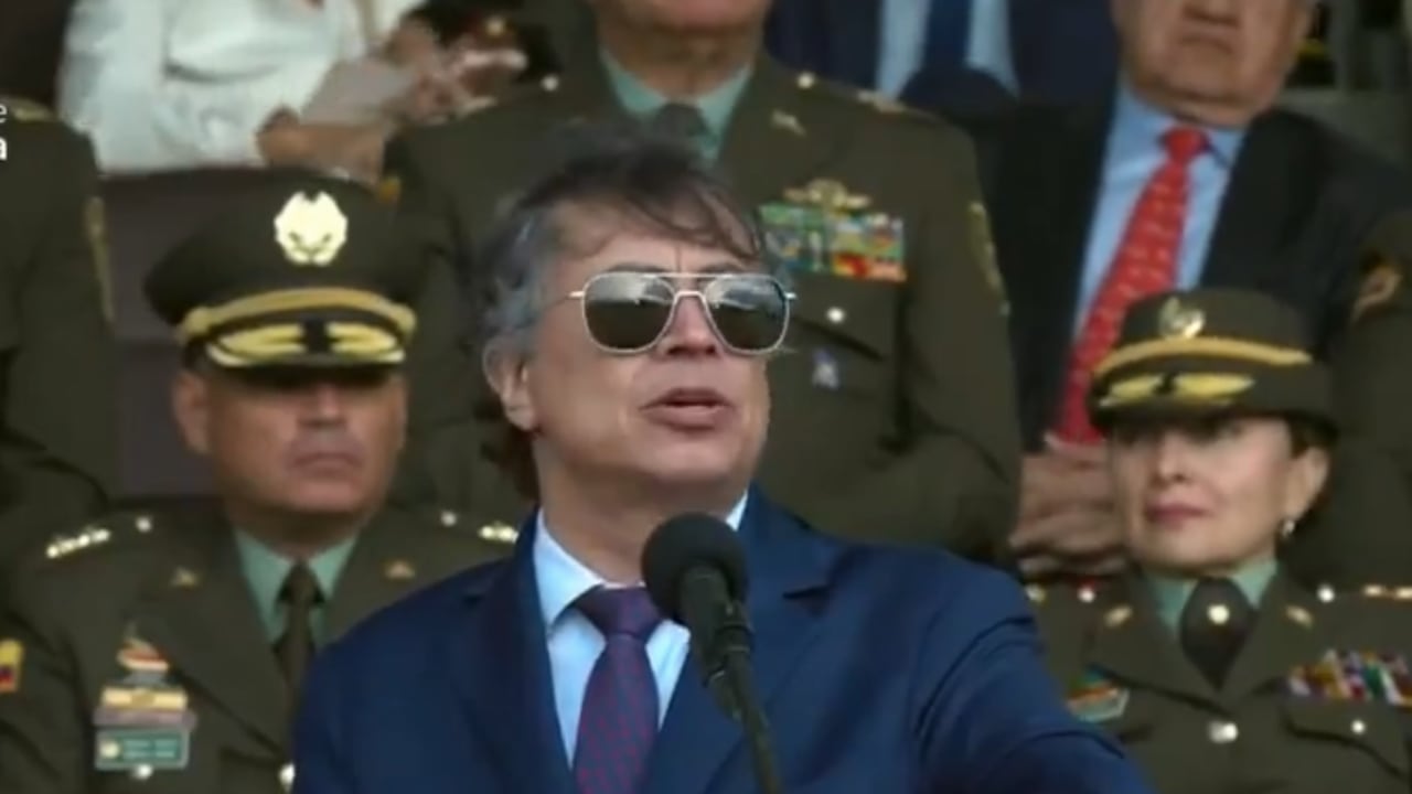 El presidente Gustavo Petro en medio de la ceremonia del pasado lunes.