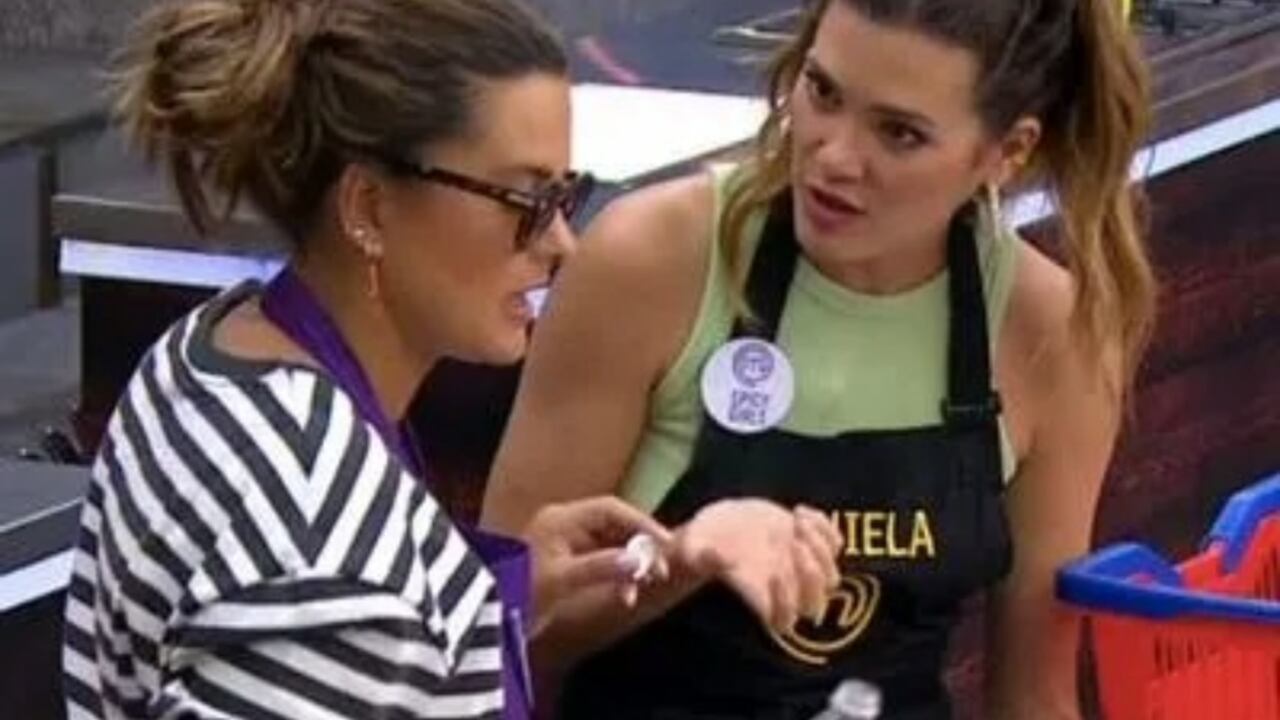 Nela González y Daniela Tapia tuvieron un encontronazo en el episodio más reciente de 'MasterChef Celebrity'. Foto: Captura de pantalla - RCN