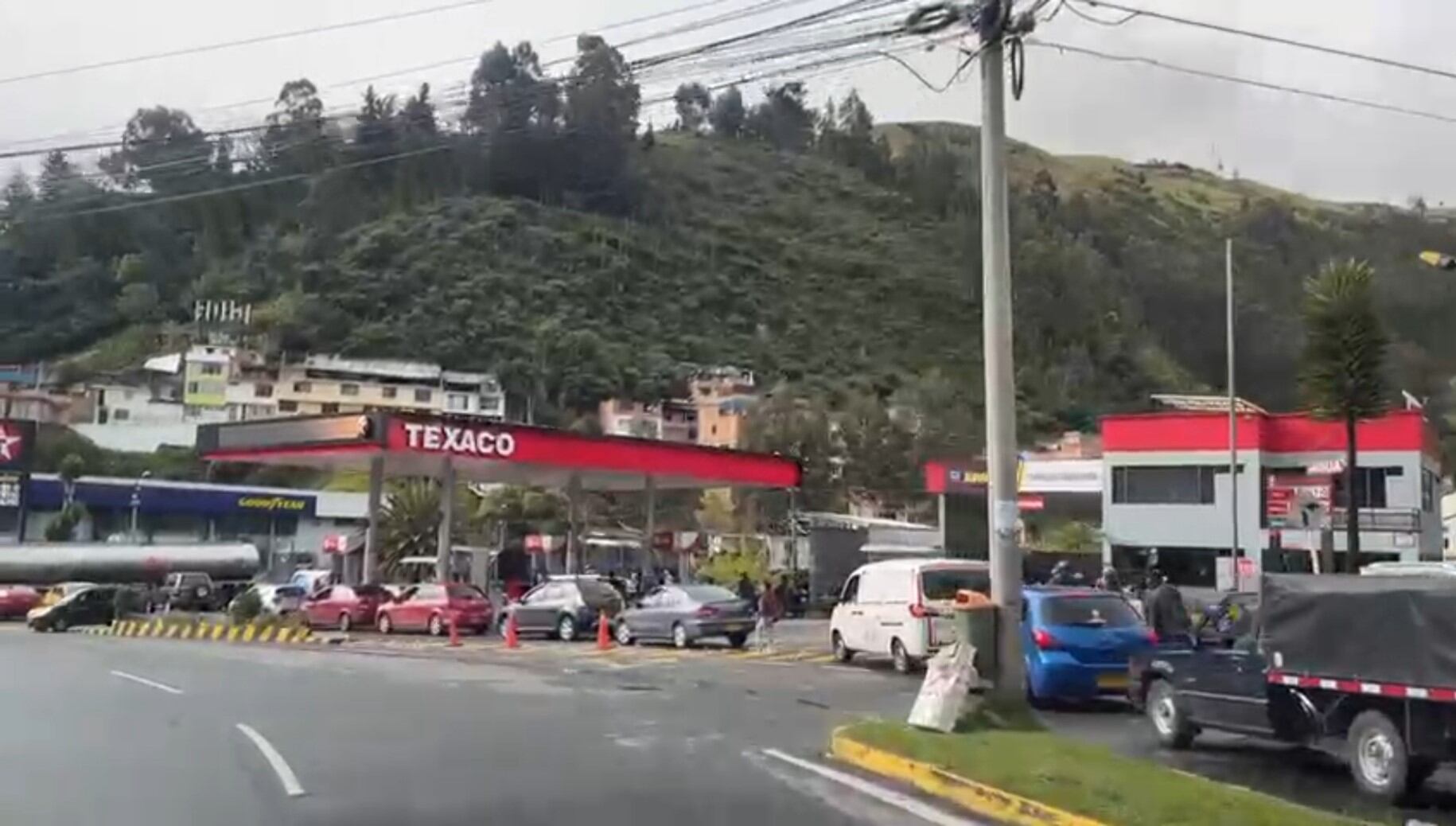 Estación de servicio en Pasto, capital que con frecuencia ha sufrido problemas de abastecimiento de combustibles.