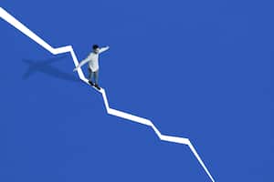 Cerca de 3.000 responsables de la toma de decisiones (gestores de riesgos, directores de área, tesoreros, y profesionales de RR. HH.) de 16 sectores industriales que incluyen pequeñas, medianas y grandes empresas públicas y privadas en 61 países/territorios de todo el mundo.