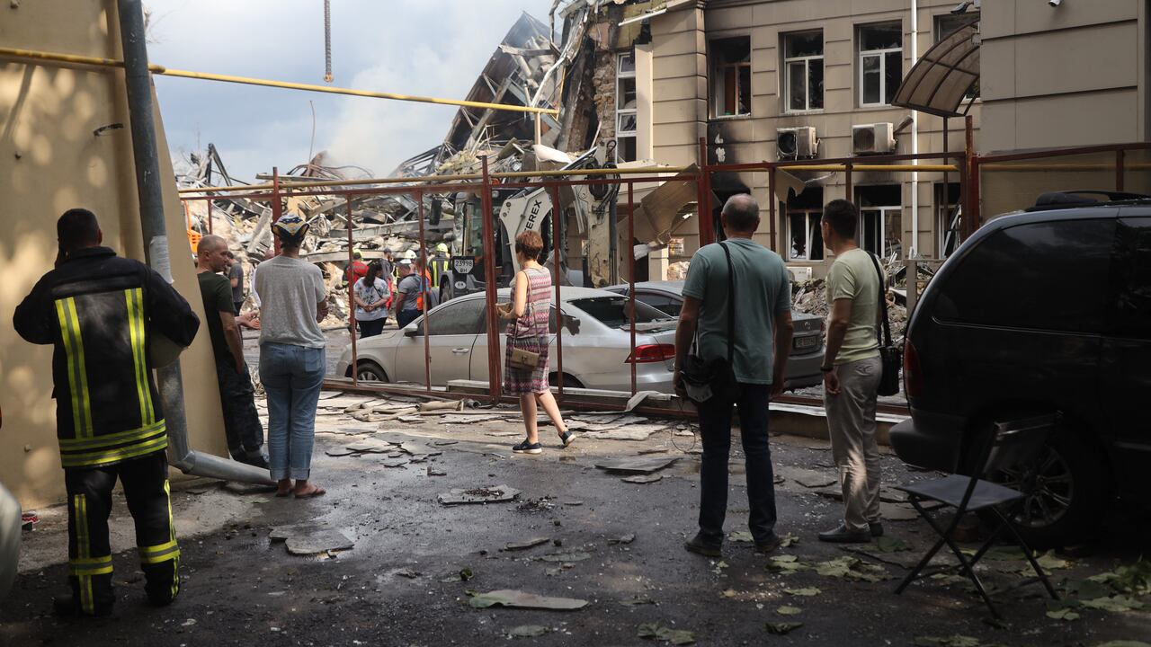El conflicto en Ucrania, por su intensidad y por los duelos de artillería, conlleva un importante consumo de municiones y de equipos por parte de ambos bandos.