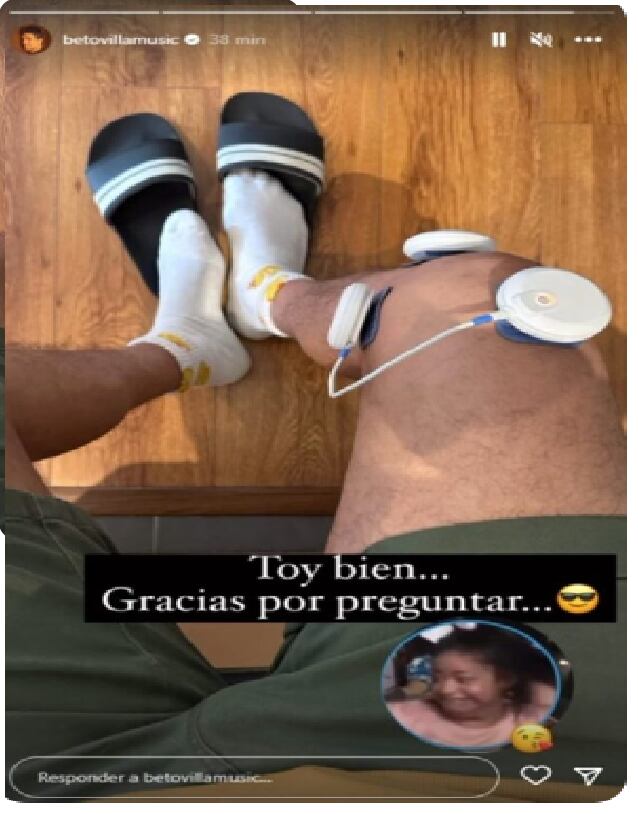 Beto díaz muestra terapia en su rodilla, luego de caída en concierto