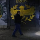 Sujetos en moto habrían lanzado el artefacto explosivo.