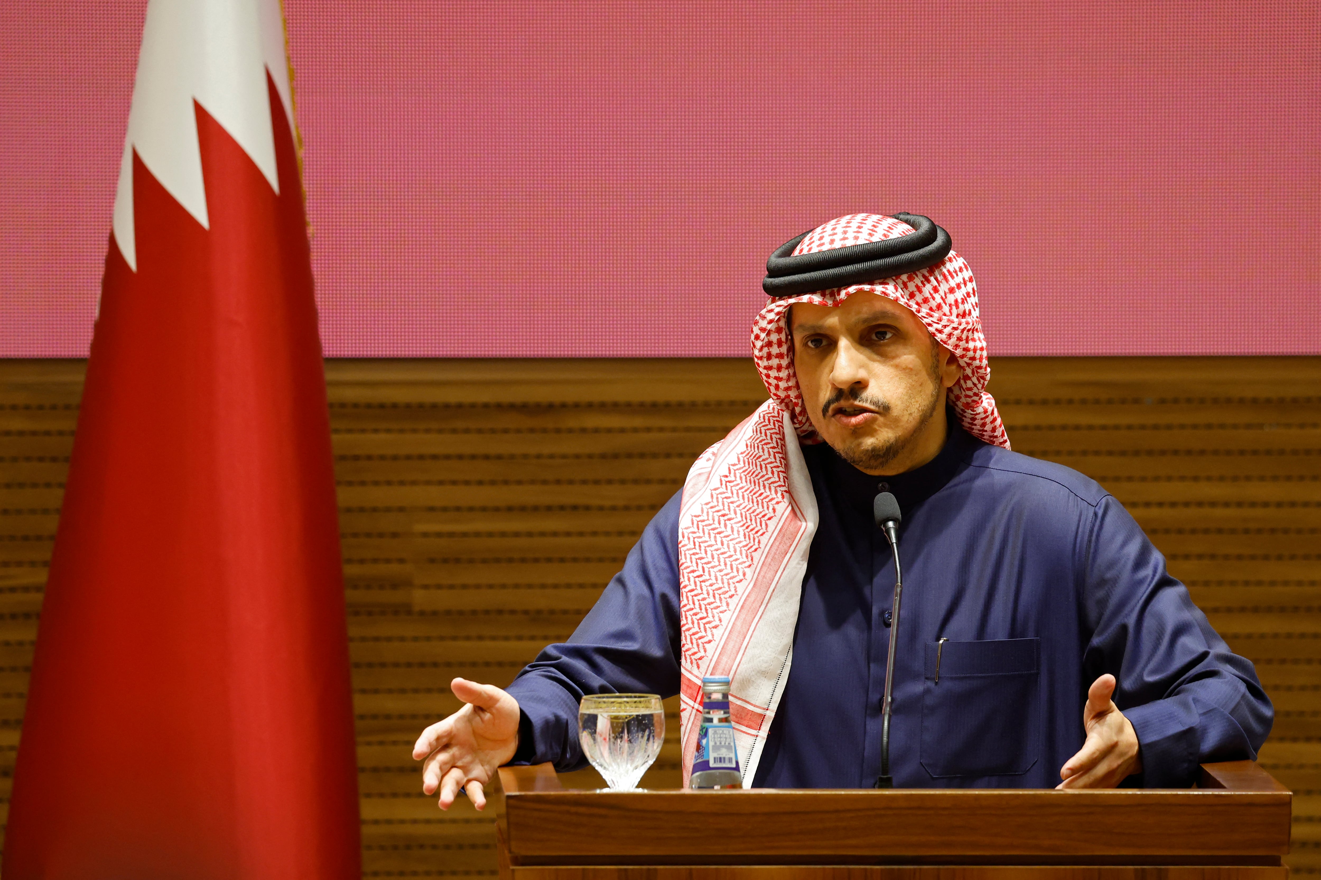 Las negociaciones para abrir el paso de Rafah, que separa Gaza de Egipto, y "autorizar la entrada de ayuda internacional" al territorio palestino empezaron, anunció el miércoles una fuente de seguridad egipcia citada por medios oficiales de este país.