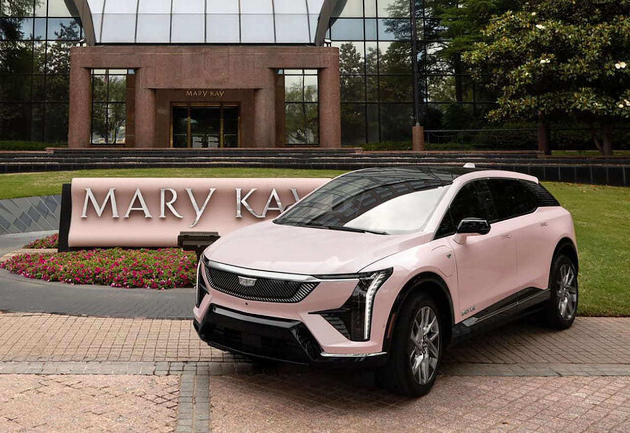 El Cadillac OPTIQ rosa es un emocionante paso adelante, que reúne el rendimiento y el lujo que se espera de Cadillac con una innovación significativa y un impacto impulsado por un propósito.