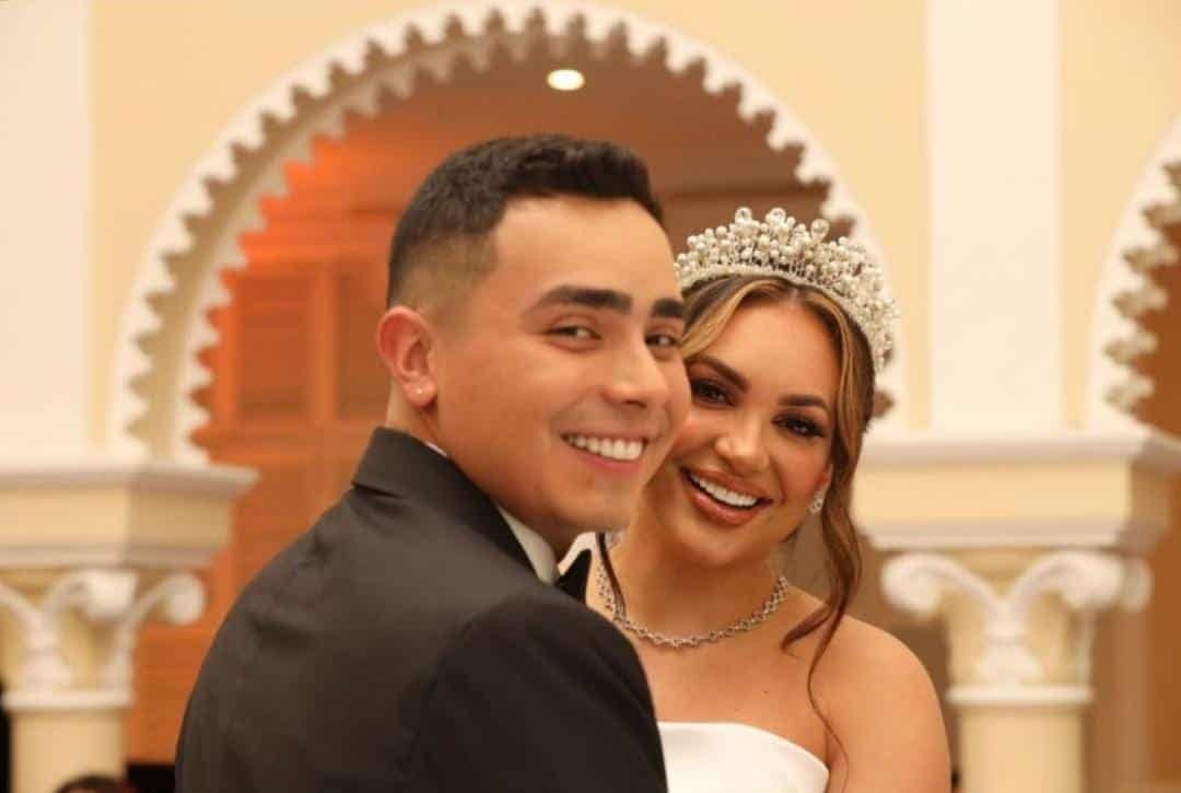 Andrea Valdiri y Felipe Saruma