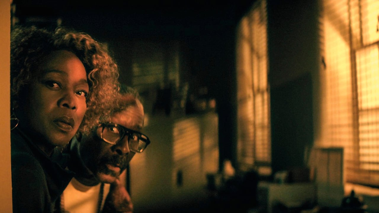 Alfre Woodard y Clarke Peters en 'The Boroughs'.